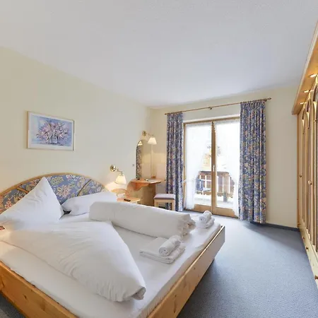 Haus Wallis Guest house Lech am Arlberg